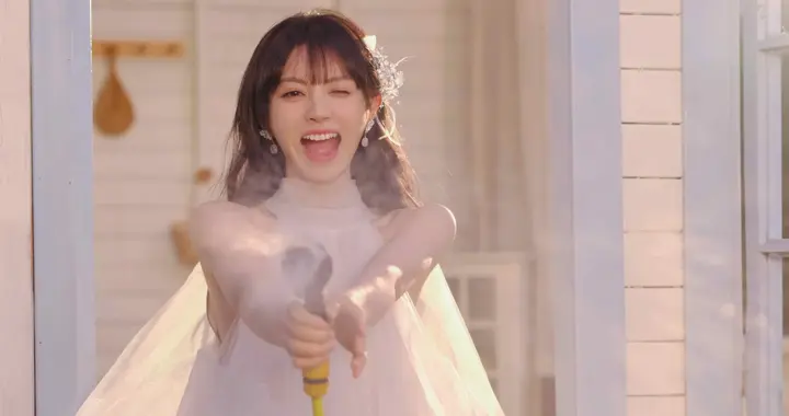 田曦薇纱裙写真美图