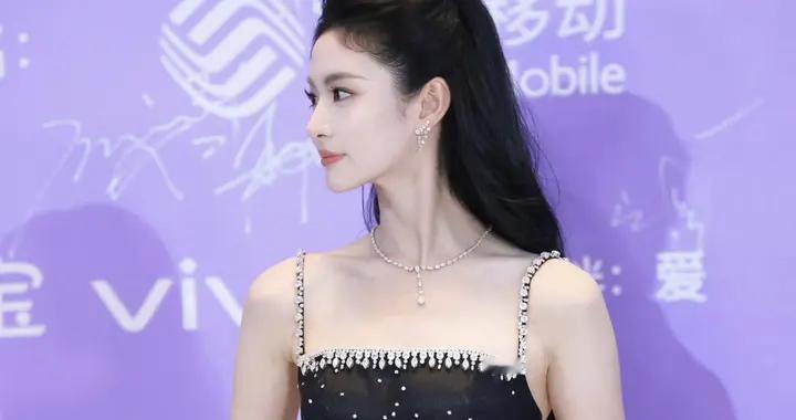 尖叫之夜大型“哇”声现场：赵晴瘦成一道闪电，全场目光自动对焦