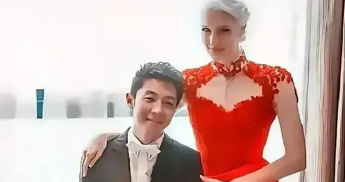 8年前执意嫁给撒贝宁，如今她证明了豪门千金不是下嫁，而是赚了