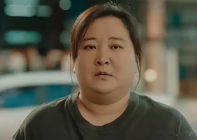 太打击人了！贾玲减肥100斤，网友却称：变老了，脸上褶子太多了