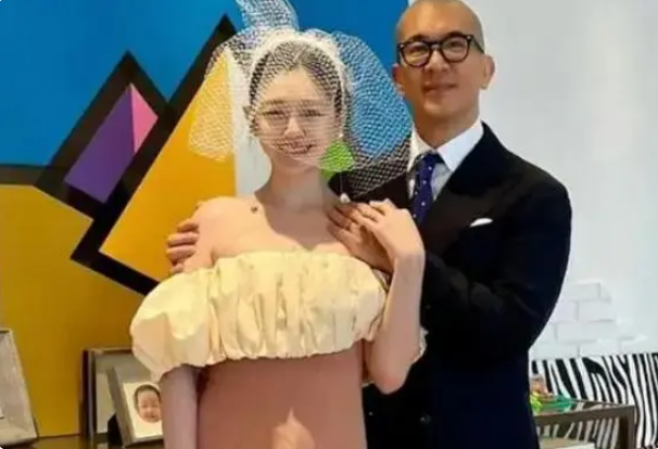 曾轶可|想成为第二个李宇春，没实力还不低调，曾轶可3年两次幺蛾子事件