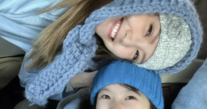 TVB女星一家四口吉林长白山滑雪，八岁女儿越大越靓女