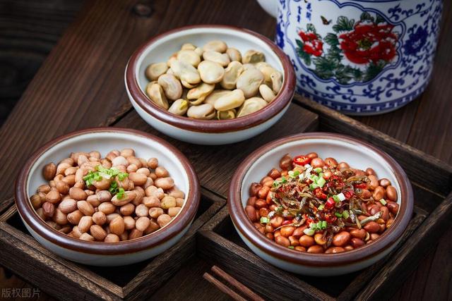 中国酒桌上的“5大神级下酒菜”，拍黄瓜排第三，第二风靡国外！