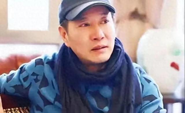 “坏人专业户”姚刚:一生无妻无子，如今53岁在千万豪宅一个人住