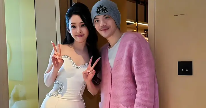 向佐晒探班老婆美照！配文：没带孩子过二人世界，郭碧婷好会撒娇