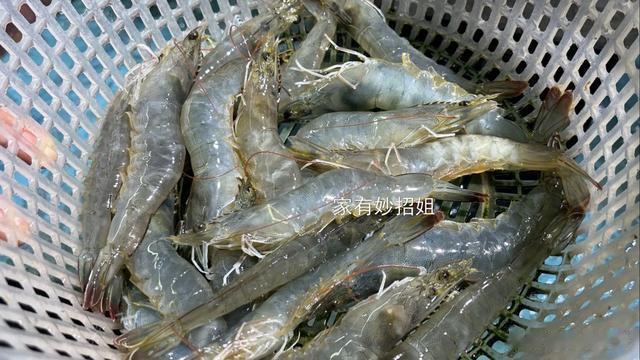水煮虾时，用“冷水”还是开水？原来一直做错了，难怪虾又柴又腥