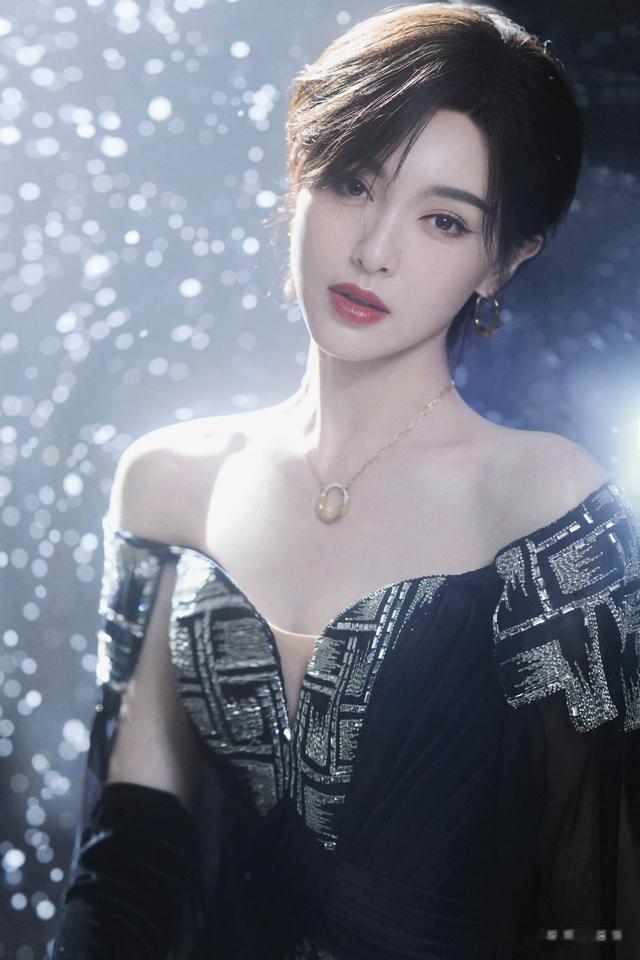 唐嫣 雪落下的瞬间，天使降临人间，原来短发也可以这么美！ ???