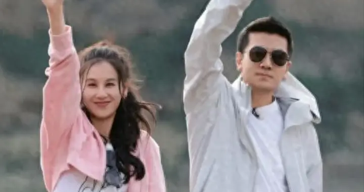 黄圣依离婚7个月后，扬子领小22岁女伴回豪宅！身份被扒早有预兆