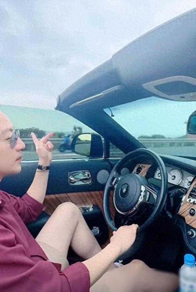 大S罕见发声秀恩爱，前夫小菲哥胜负欲爆棚，网友直呼：火药味十