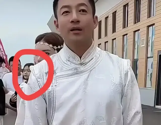 汪小菲直播草原行，玥儿箖箖都有出镜，马筱梅尝试骑马接地气