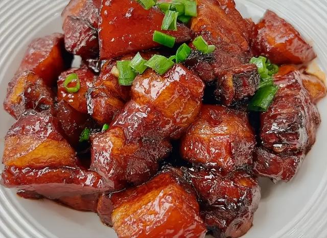 这味料是红烧肉的“死对头”，常有人会放，难怪肉发柴，腥味还大