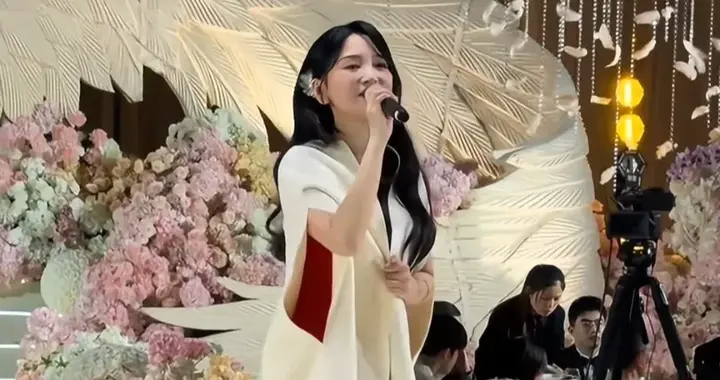 金莎参加婚礼献唱，唱三首歌到手35W，不得不说这个钱也太好赚了