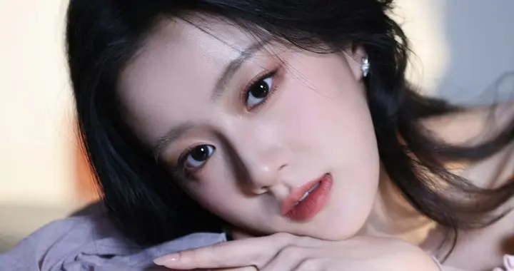 包上恩 年轻的脸蛋就是这么无瑕！