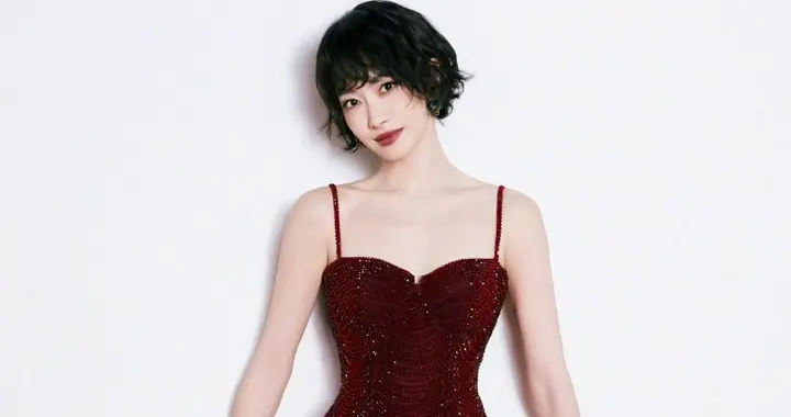 宋茜百变气场拉满！红裙魅惑、白裙优雅、西装干练，每一面都惊艳