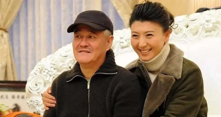 闫学晶事件升级！官媒批评毫不留情，赵家班多人受牵连，麻烦大了