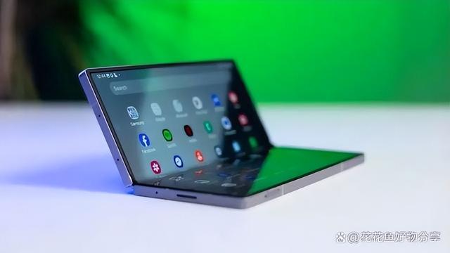 苹果折叠iPhone新专利细节曝光