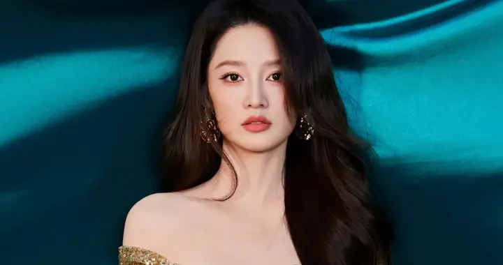 李沁闪金裙，太美了！