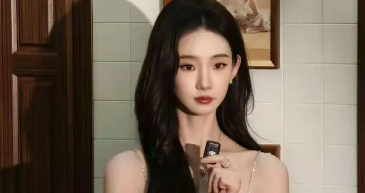 张艺凡回应脱鞋合照