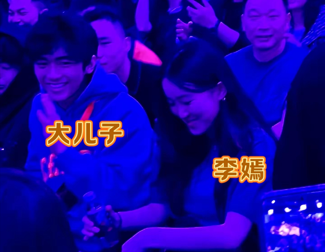 谢霆锋演唱会第三天惊喜！俩儿子前来助阵，王菲二女儿李嫣也来了