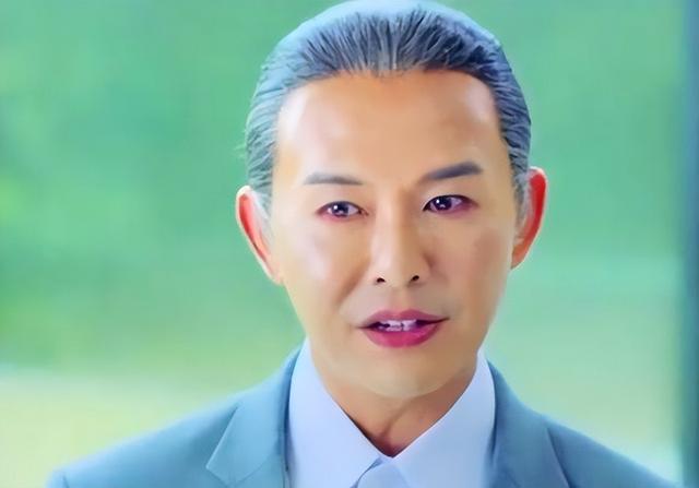 爱留长发、浓妆艳抹，“姨味十足”的6位男星，爹妈都快认不出了