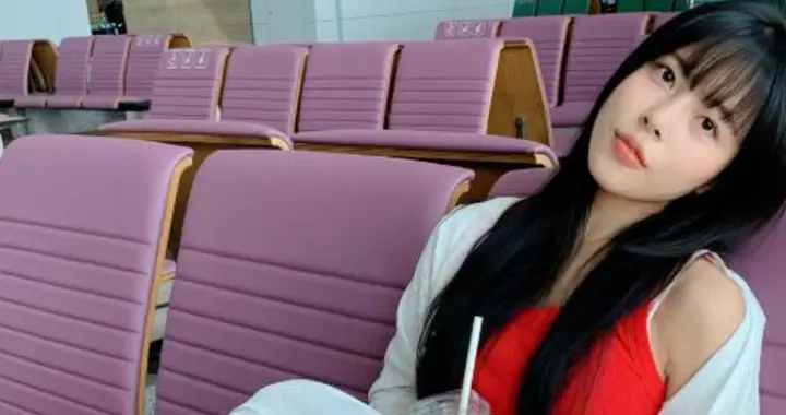 韩国女星分享旅行照片，却因一个动作被骂上热搜，韩网：赶紧道歉