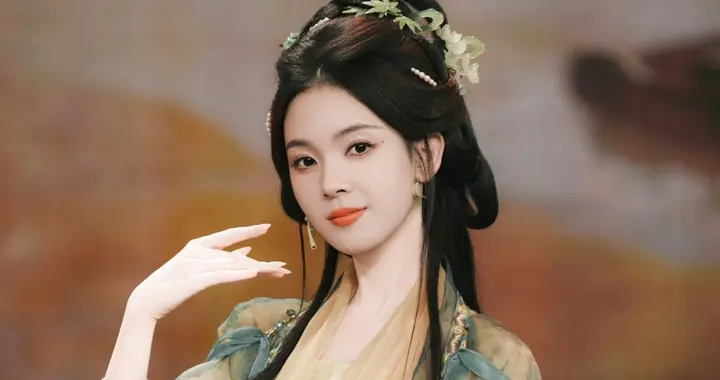 明星陈瑶翩翩起舞，惊鸿倩影，美若天仙！