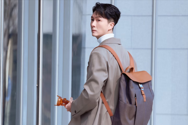 tvb视帝上内地演综当学员，观众大呼离谱：应该去参加再见爱人2