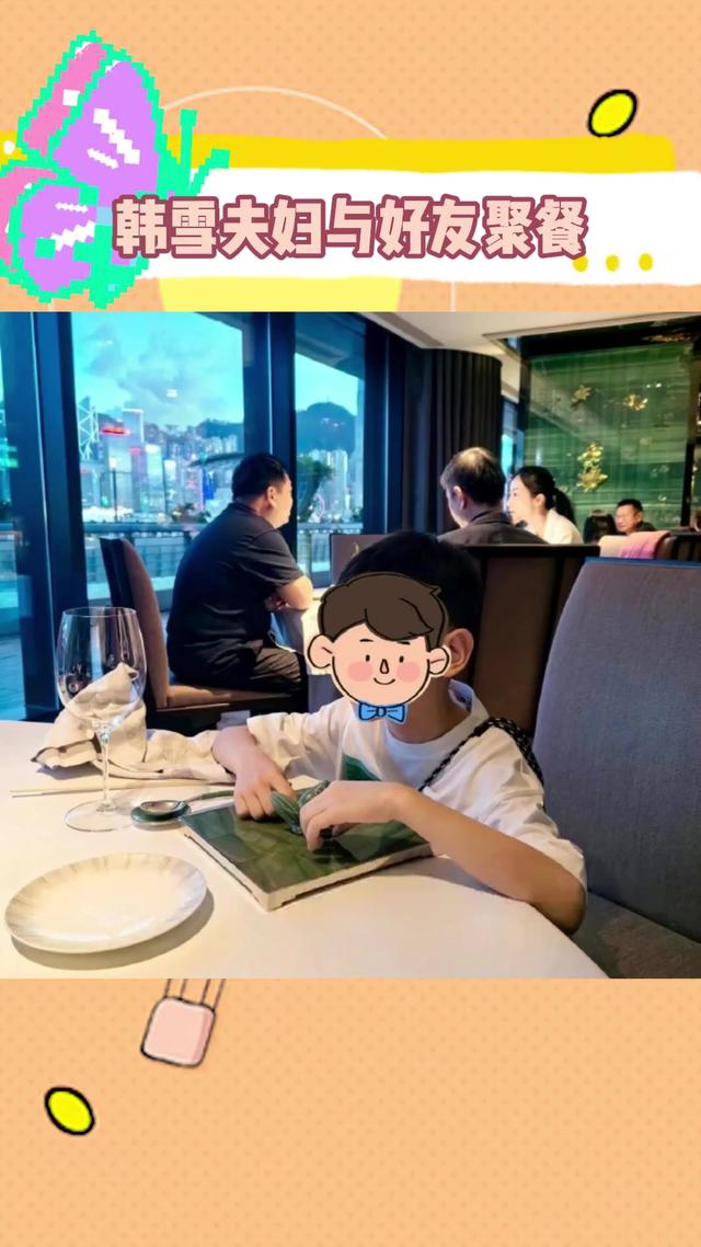 韩雪夫妇香港被偶遇！41岁韩雪素颜又白又嫩，59岁万山头发斑白！