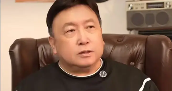 王晶都佩服！他演了31年反派，为民族尊严拒绝好莱坞，58岁成这样