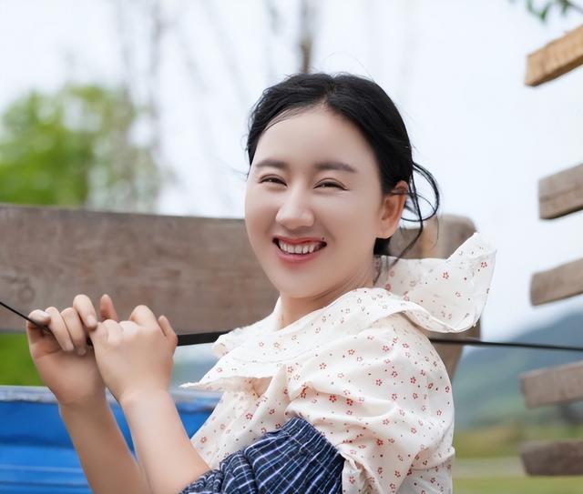 她堪称全网都想娶的单亲妈妈，负债80万到身价千万，央视点名表扬