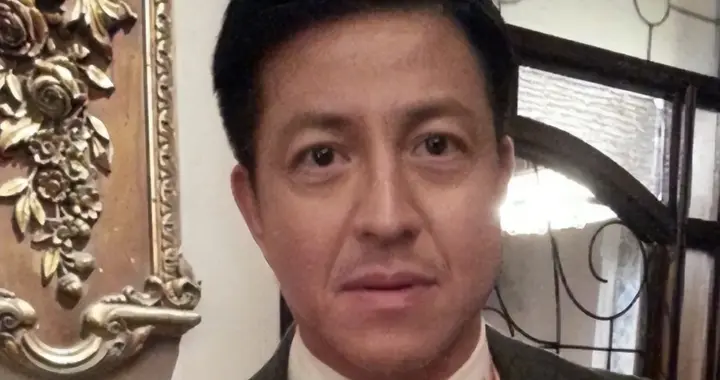 香港男星欠数十万申请破产，否认自己吃软饭，但女友是富婆