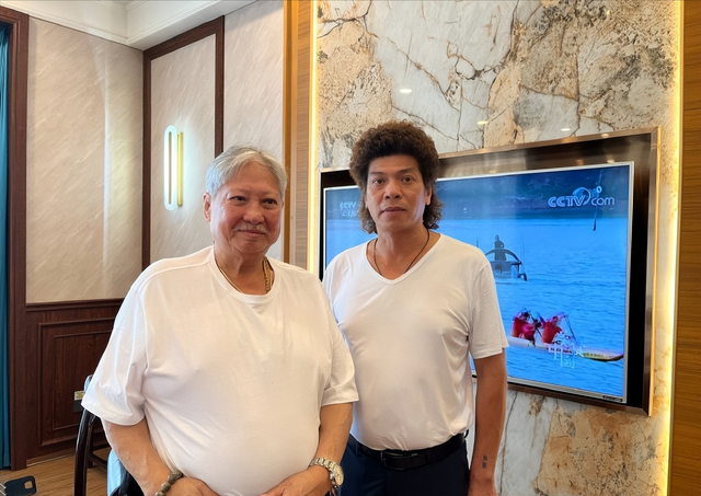 72岁洪金惊现片场，假发一戴年轻20岁，出拳爆发力不减当年