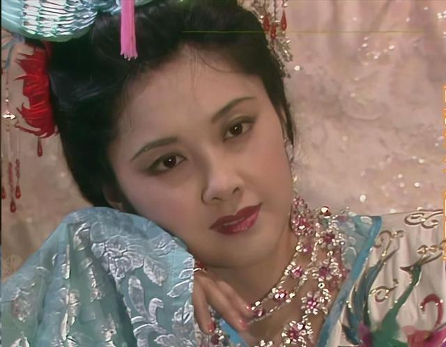 看到71岁朱琳老去的模样，才发现：杨洁选的第一美女果然名不虚传