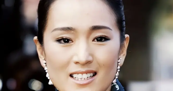 没后台没热度，32岁“谋女郎”现状：沦落和47岁于正演夫妻