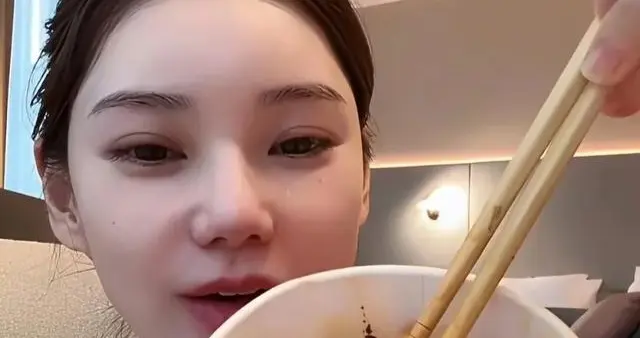 马筱梅太拼，月子里吃酸辣粉只为给老公带货，承诺汪小菲给妈道歉