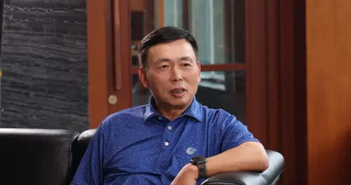 太松弛了！段永平只在田朴珺访谈里露真容，圈层差异太明显