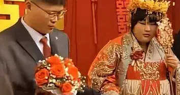 大衣哥女儿大婚，好像更胖了，曾被侏儒求婚，新郎一看就是老实人