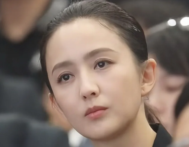 南京照相馆路演，佟丽娅脸凹瘦脱相，宋茜老婆嘴抢镜，高叶脸好油