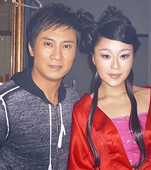 娶富婆为妻后，他从铁路工人变春晚歌手，承诺不变心的他做到了吗