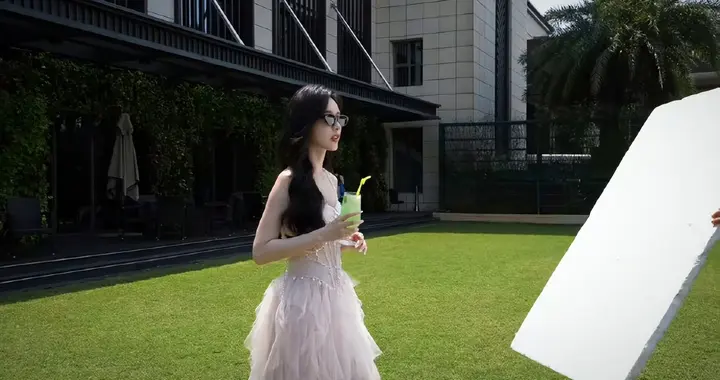孟子义这款仙女裙造型不仅仅是美，更是“氛围感单品”的进阶之路