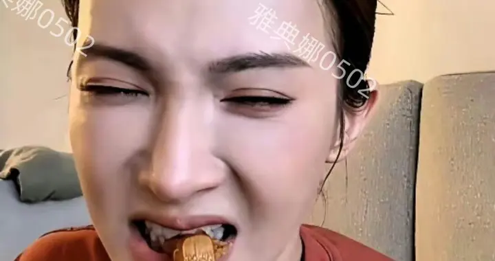 金晨很聪明每当网友质疑她又变样了，她就立吃货人设搞怪转移话题