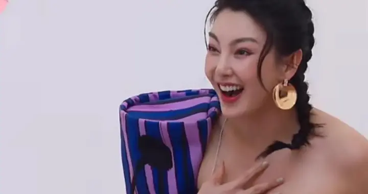 估计金牌公关杨天真也没有想到，有一天自己的矛会攻击自己的盾吧