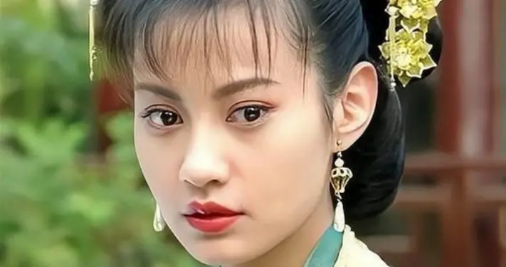 凭江玉燕爆红的杨雪，首度公开老公真面目，竟是圈外隐形大佬！