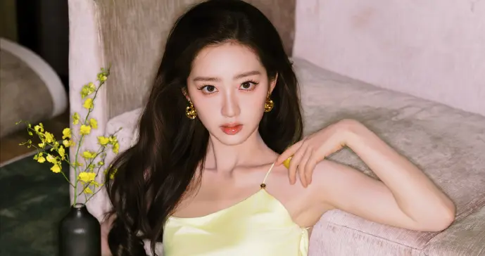 邓恩熙真的是校花脸老妈魂 一边校园美得发光 一边担心儿子没有吃饱