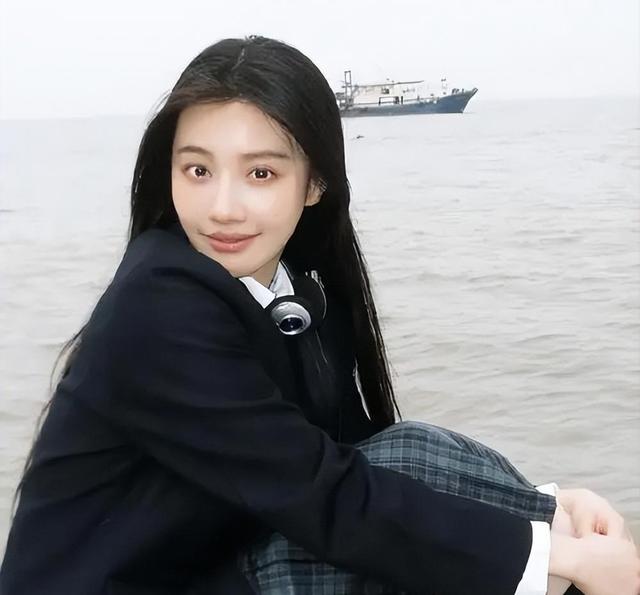 曾被误解演戏嫌水脏，换149桶矿泉水的她，现在总算得偿所愿火了