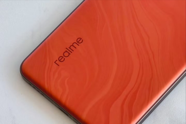 骁龙8至尊版旗舰重回低价，6500mAh+120倍变焦，已沦为“真香机”