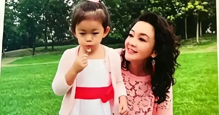 大S到死都没料到！她走后，真心疼玥儿箖箖竟是被她拉黑的前婆婆