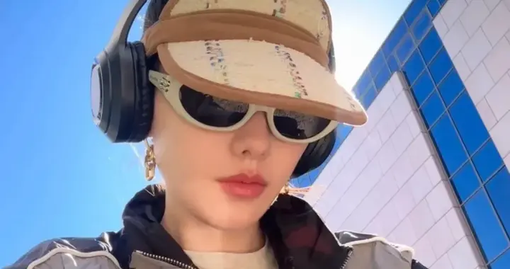 张嘉倪这是彻底放飞了？离婚后风格大变，躺椅上听歌也太接地气