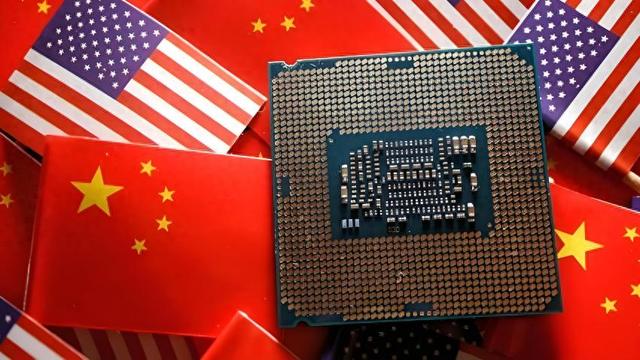 外媒：美国不甘对华芯片战失败，美军方继续出手，美国国库空虚
