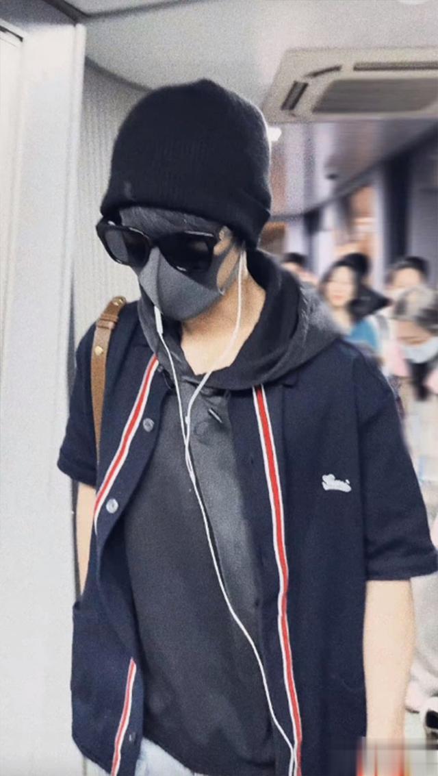 走“猫步”的臧海大人——粉丝想看 代拍想赚 最后只苦了一个肖战！